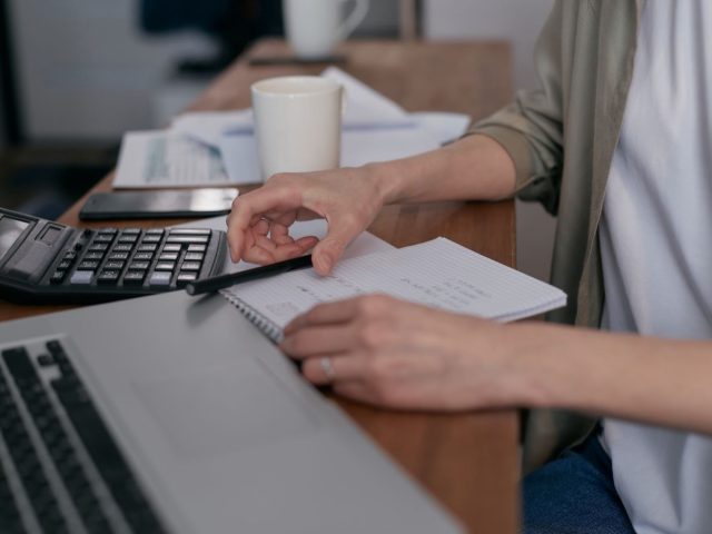 Prévision de trésorerie simple pour prestataire de services local