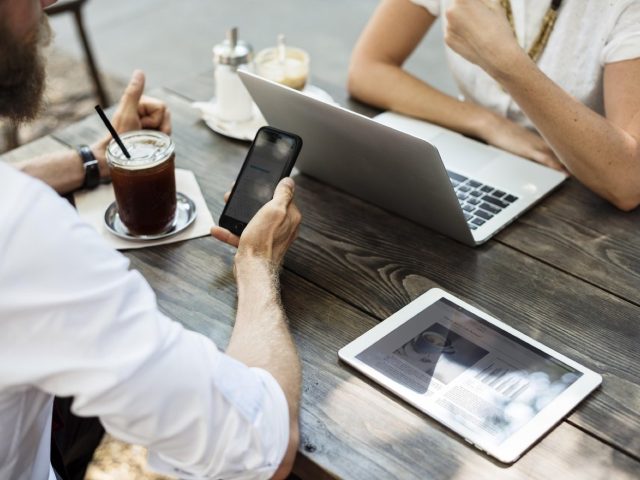 Slack ou Microsoft Teams : quel outil choisir ?