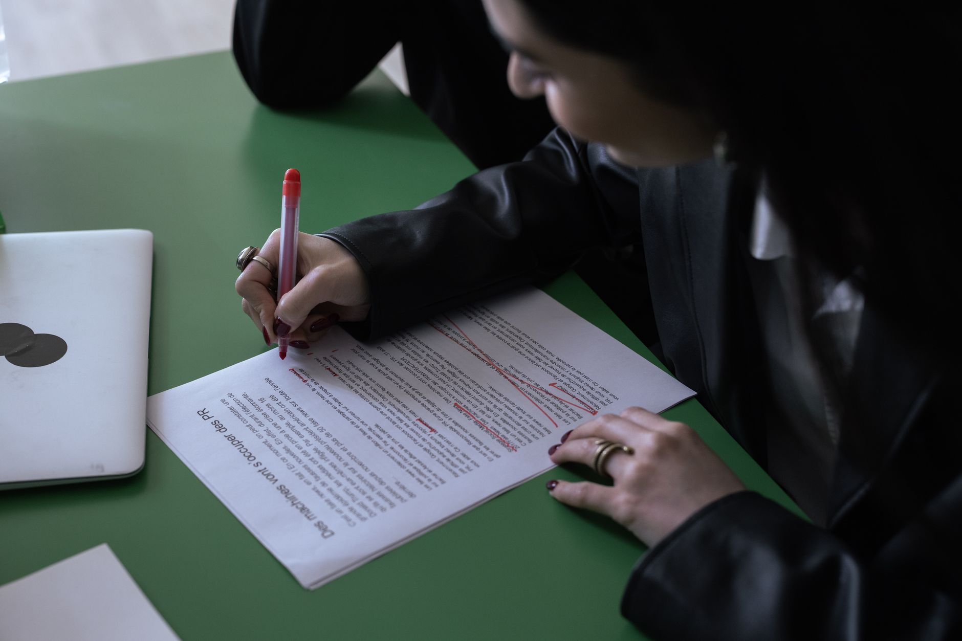 Contrat-cadre pour freelances : gabarit et clauses essentielles